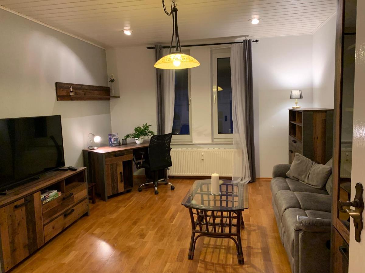 Sudstadt-Fewo Mit Grossem Balkon Nahe City Und Meer - Uber Den Dachern Von Whv Wilhelmshaven Esterno foto