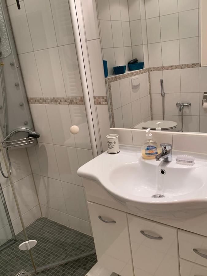Sudstadt-Fewo Mit Grossem Balkon Nahe City Und Meer - Uber Den Dachern Von Whv Wilhelmshaven Esterno foto